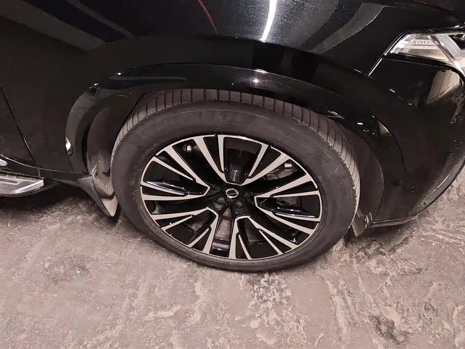 VOLVO XC90 PLUG IN HYBRID