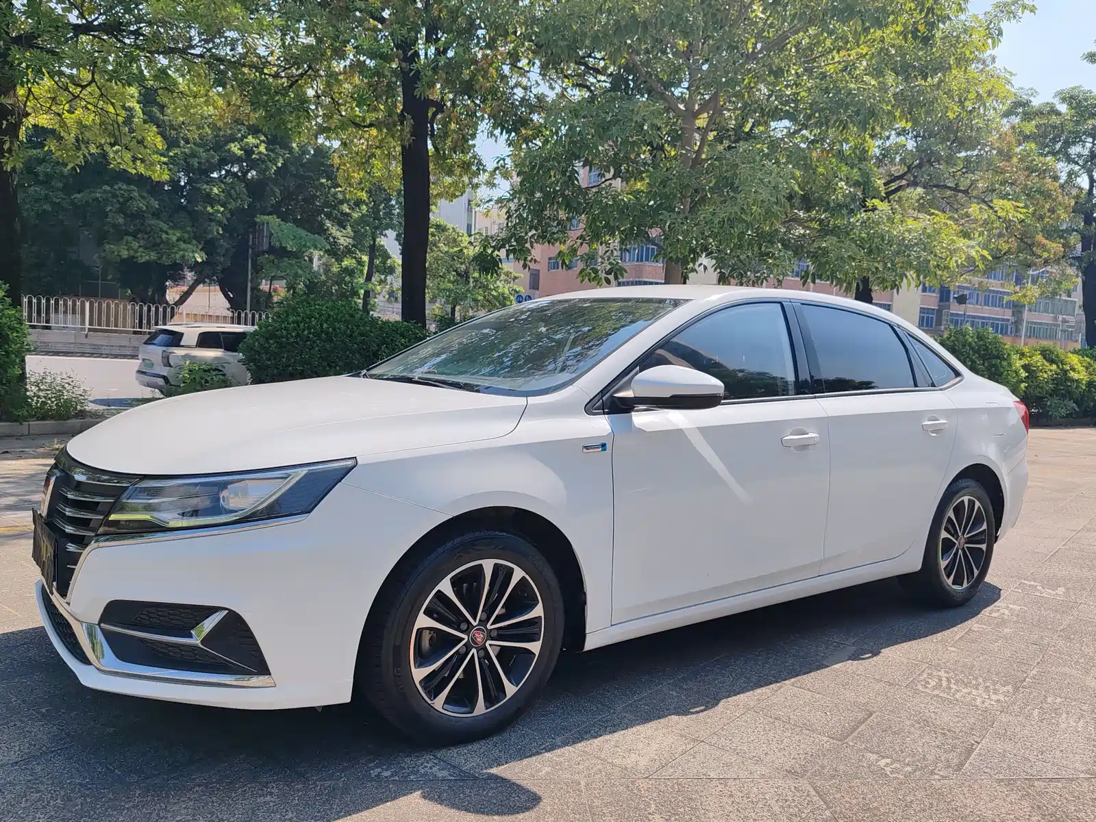 Фото 3 - Roewe i6