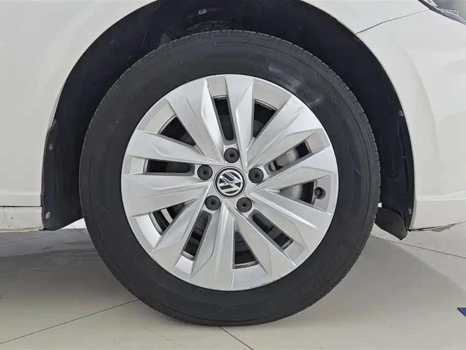 Фото 6 - Volkswagen Lavida