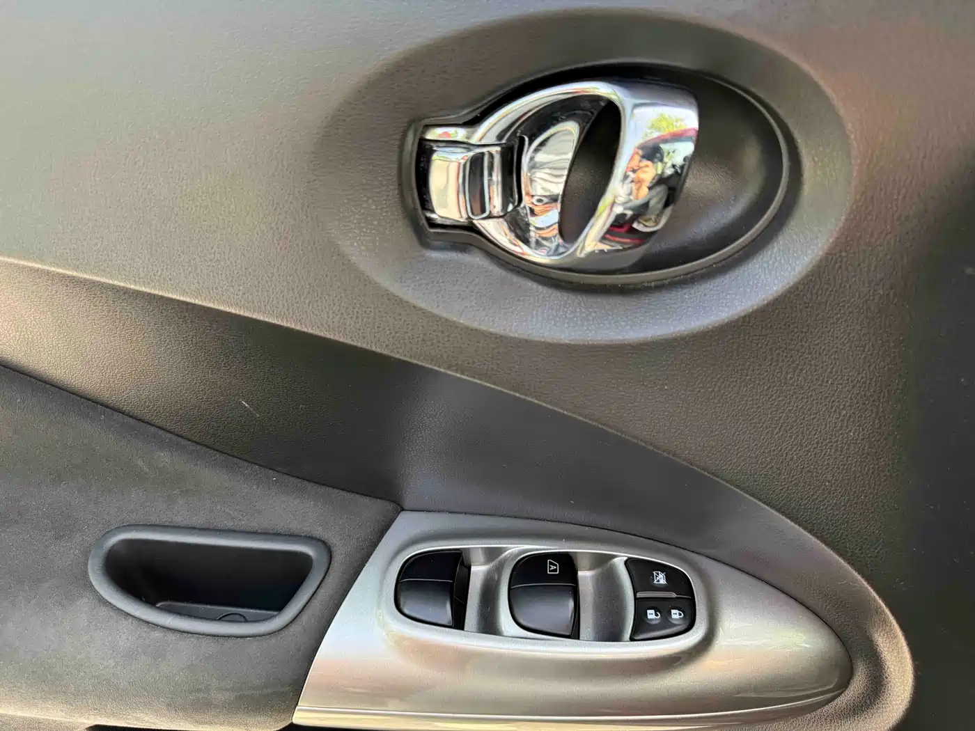 INFINITI ESQ
