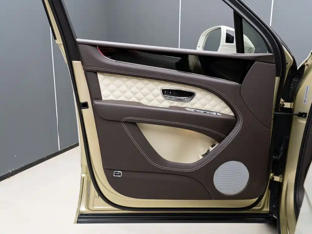 Bentley Bentayga Hybrid 2022 2021 3.0T PHEV