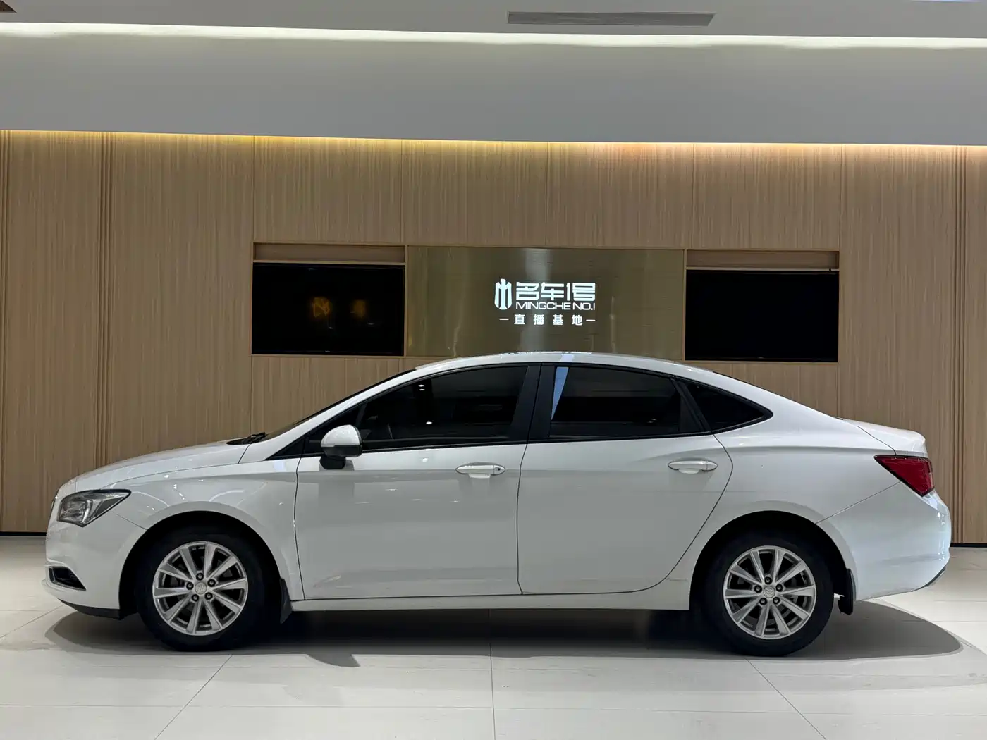 Buick Verano 2017 Sedan 15S Automatic Leading фото 3