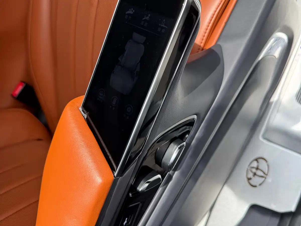 Toyota Sienna 2023 2.5L Hybrid Comfort Edition фото 12