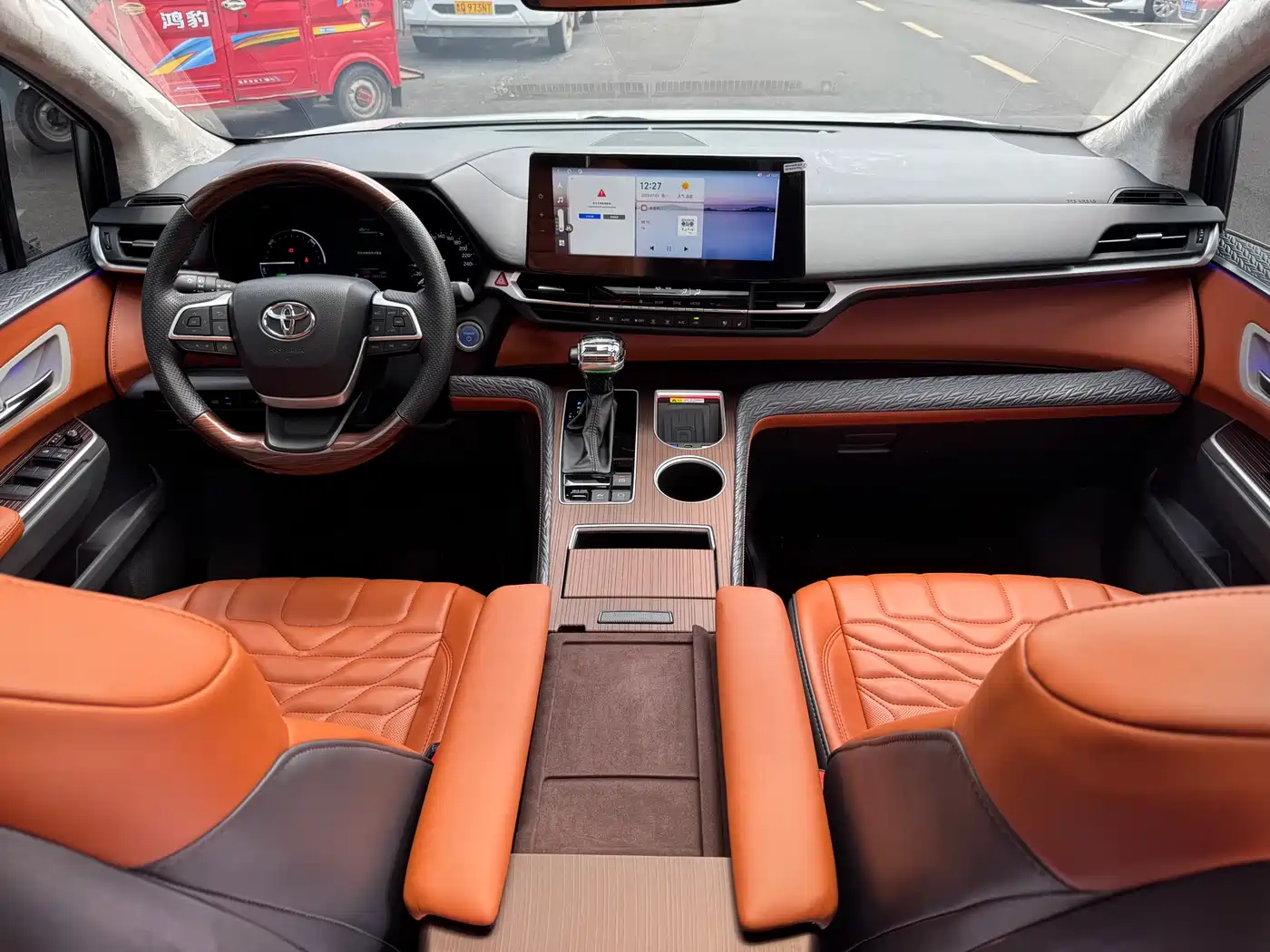 Toyota Sienna 2023 2.5L Hybrid Comfort Edition фото 16