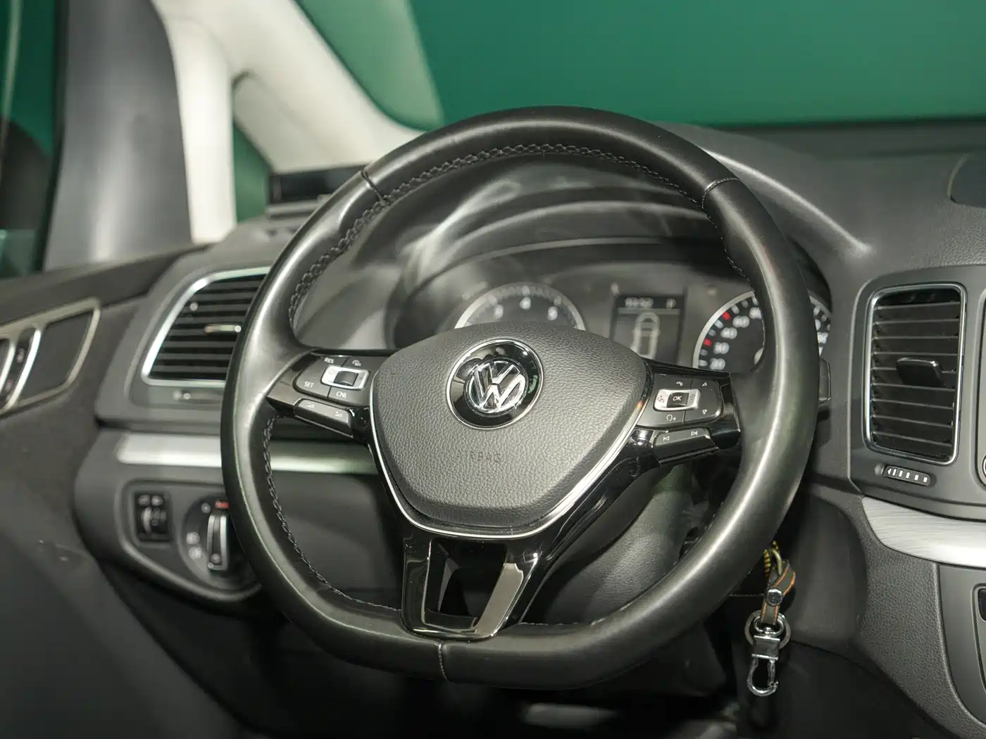 Volkswagen Sharan 2016 380TSI Comfort 7-seater фото 26