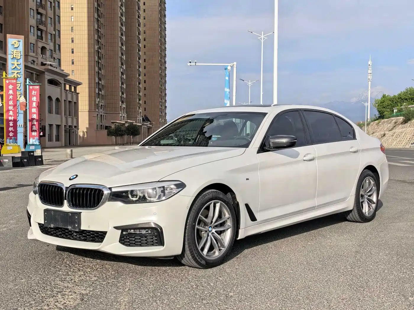 BMW 5 Series 2019 525Li M Sport Package