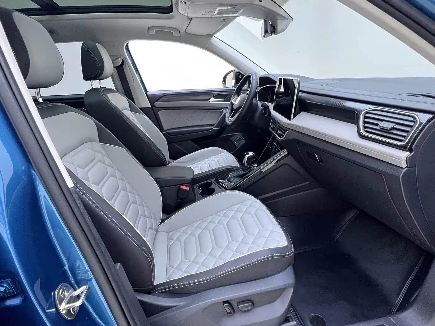 Volkswagen Tayron 2023 280TSI 2WD Luxury Plus Advanced Edition фото 17