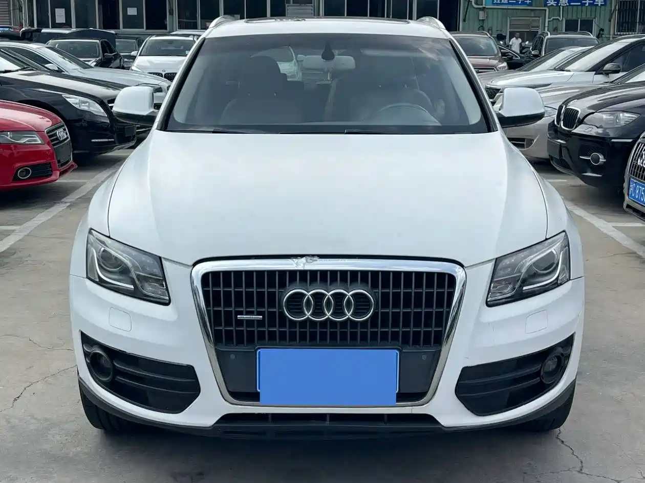 Photo 2 - Audi Q5