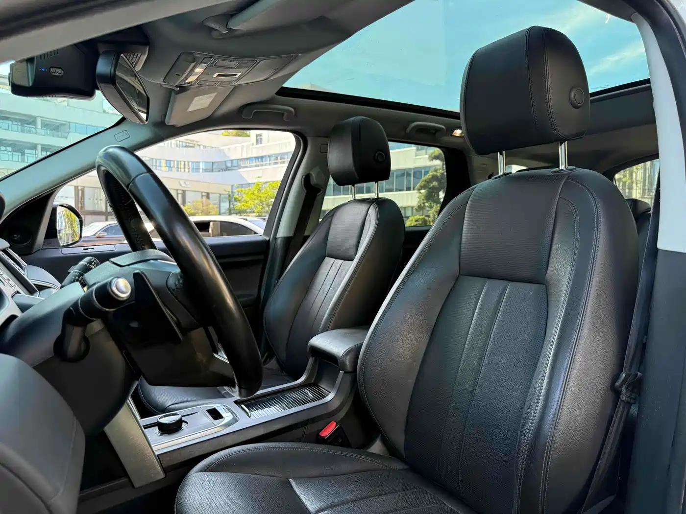 Land Rover Discovery Sport 2018 240PS SE Edition фото 8