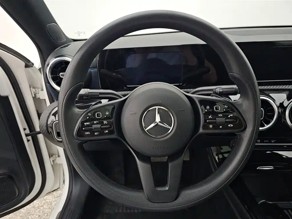 Mercedes-Benz A-Class 2021 Facelift A 180 L Sport Sedan фото 6