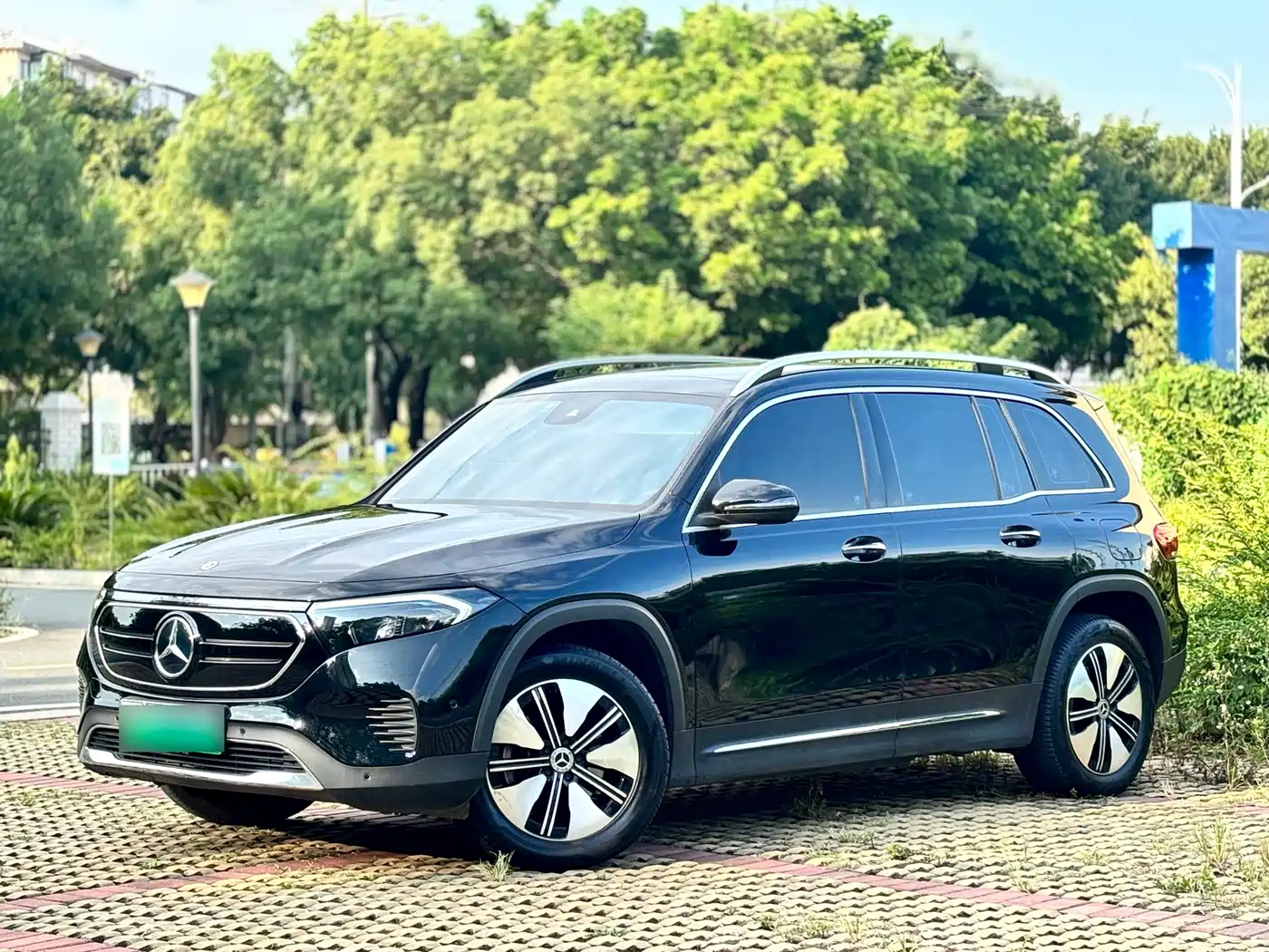 Mercedes-Benz EQB 2022
