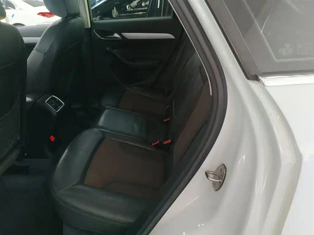 Audi Q3 2018 30 TFSI Fashion Collector's Edition фото 17