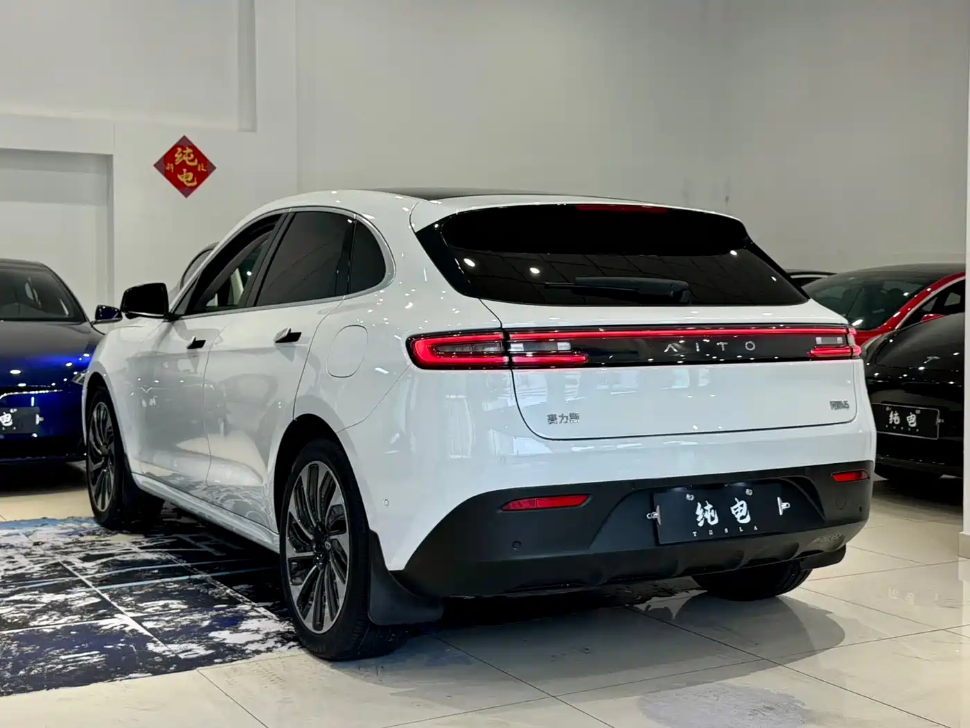 AITO Wenjie AITO M5 2022 Extended Range AWD Performance Edition фото 13