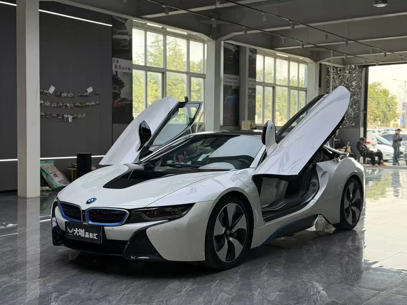 BMW i8 2014 Standard фото 6