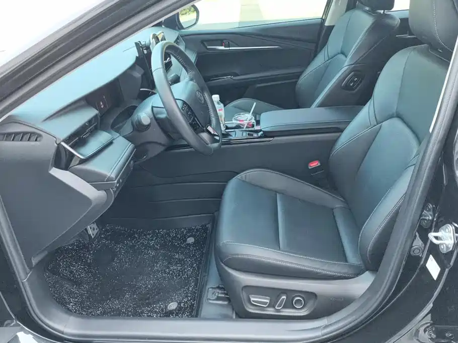 Toyota Camry 2025 2026 Hybrid 2.0HSE Sport Lite Edition