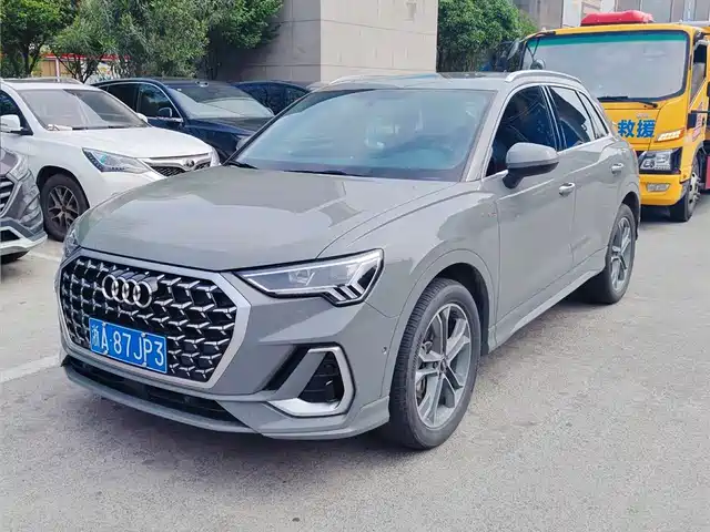 AUDI Q3 2024