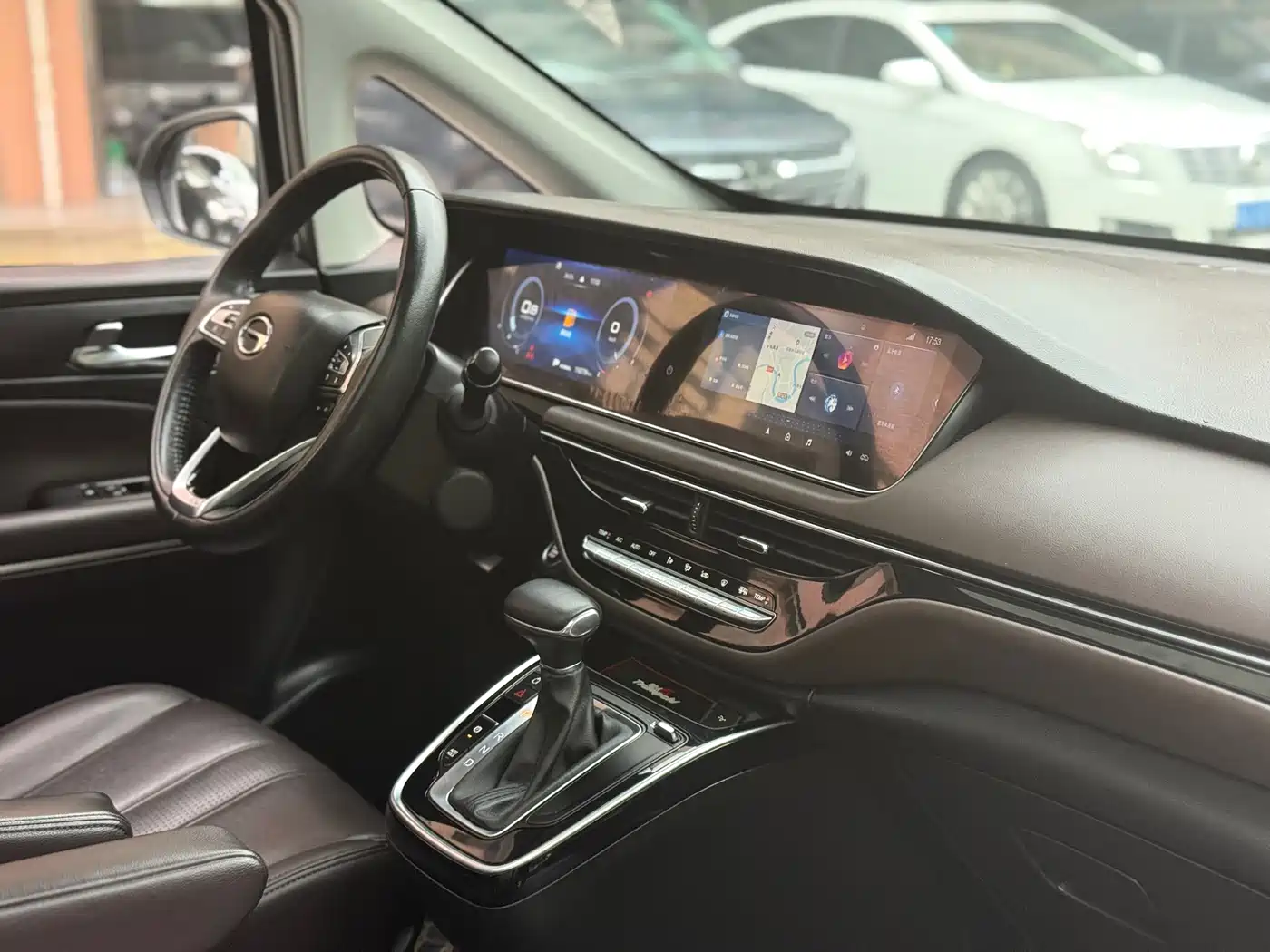 GAC Trumpchi Trumpchi M6 2019 270T Automatic Honor (6-seater) China V фото 4
