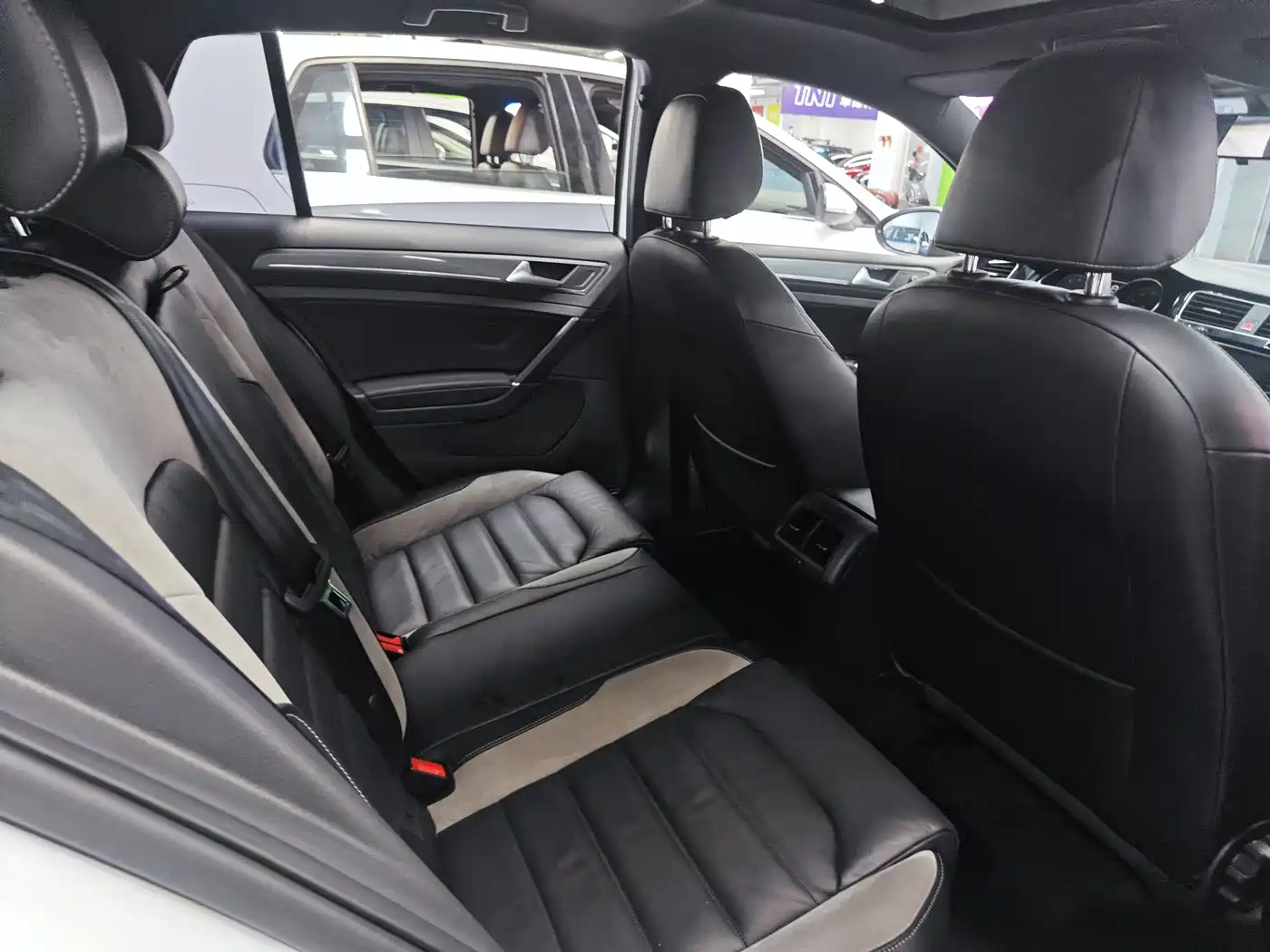 Volkswagen Golf 2015 1.4TSI Automatic R-Line фото 7