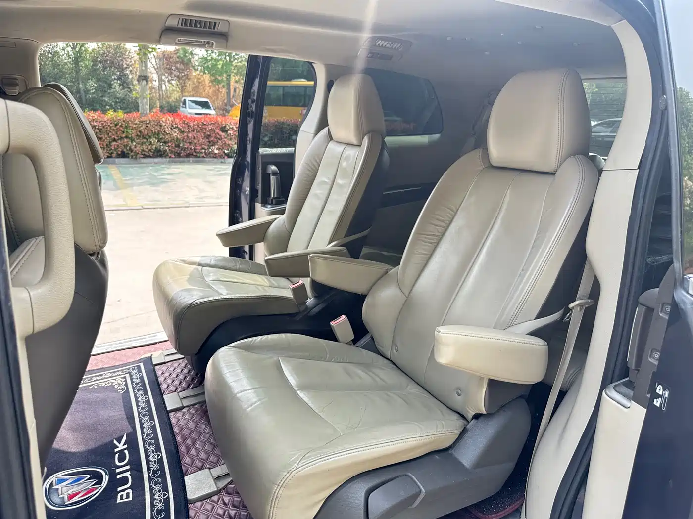 Buick GL8 2011 3.0L XT Luxury Business Flagship фото 10