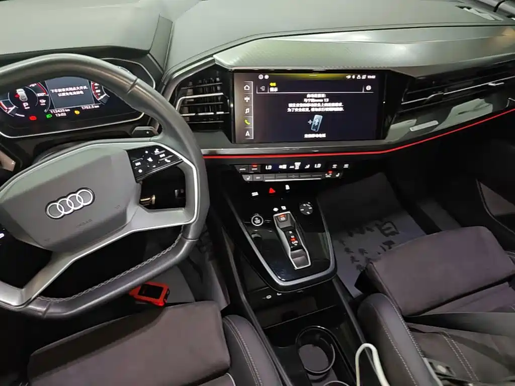 Фото 13 - Audi Q4 e-tron