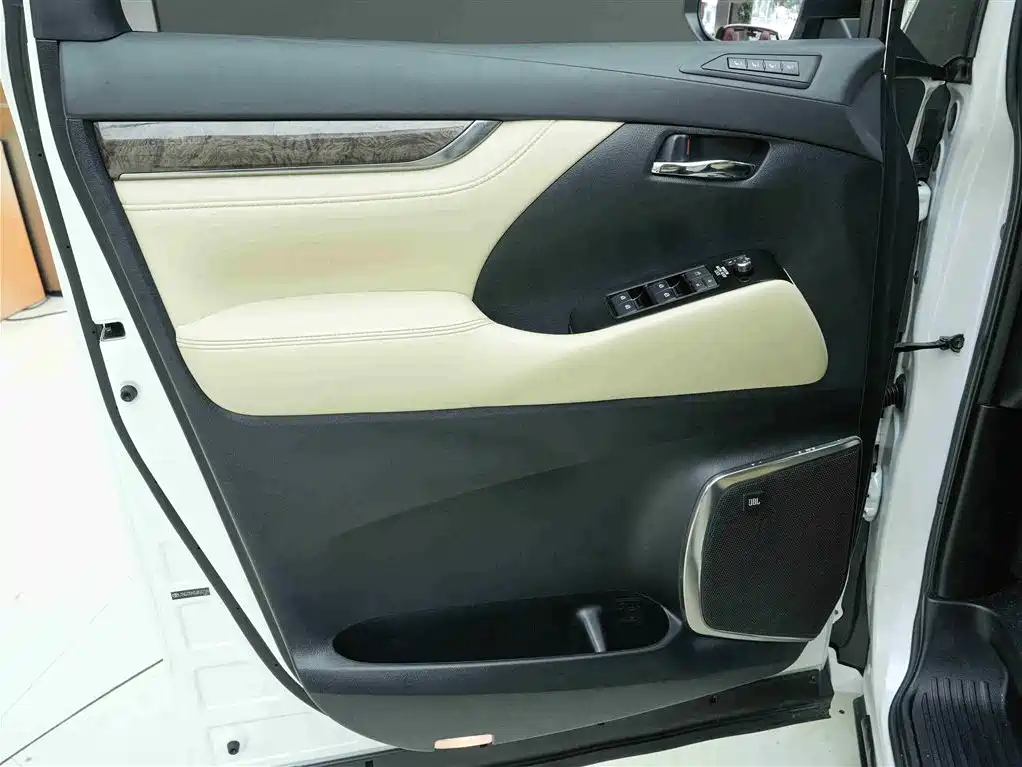 Toyota Alphard 2018 Facelift 3.5L Premium Edition фото 16