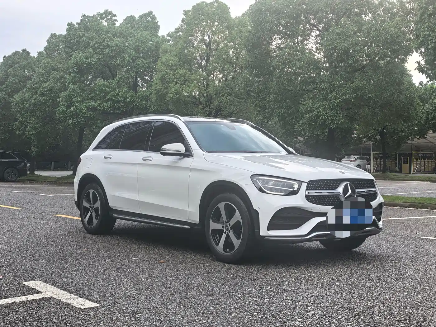 صورة 3 - Mercedes-Benz GLC
