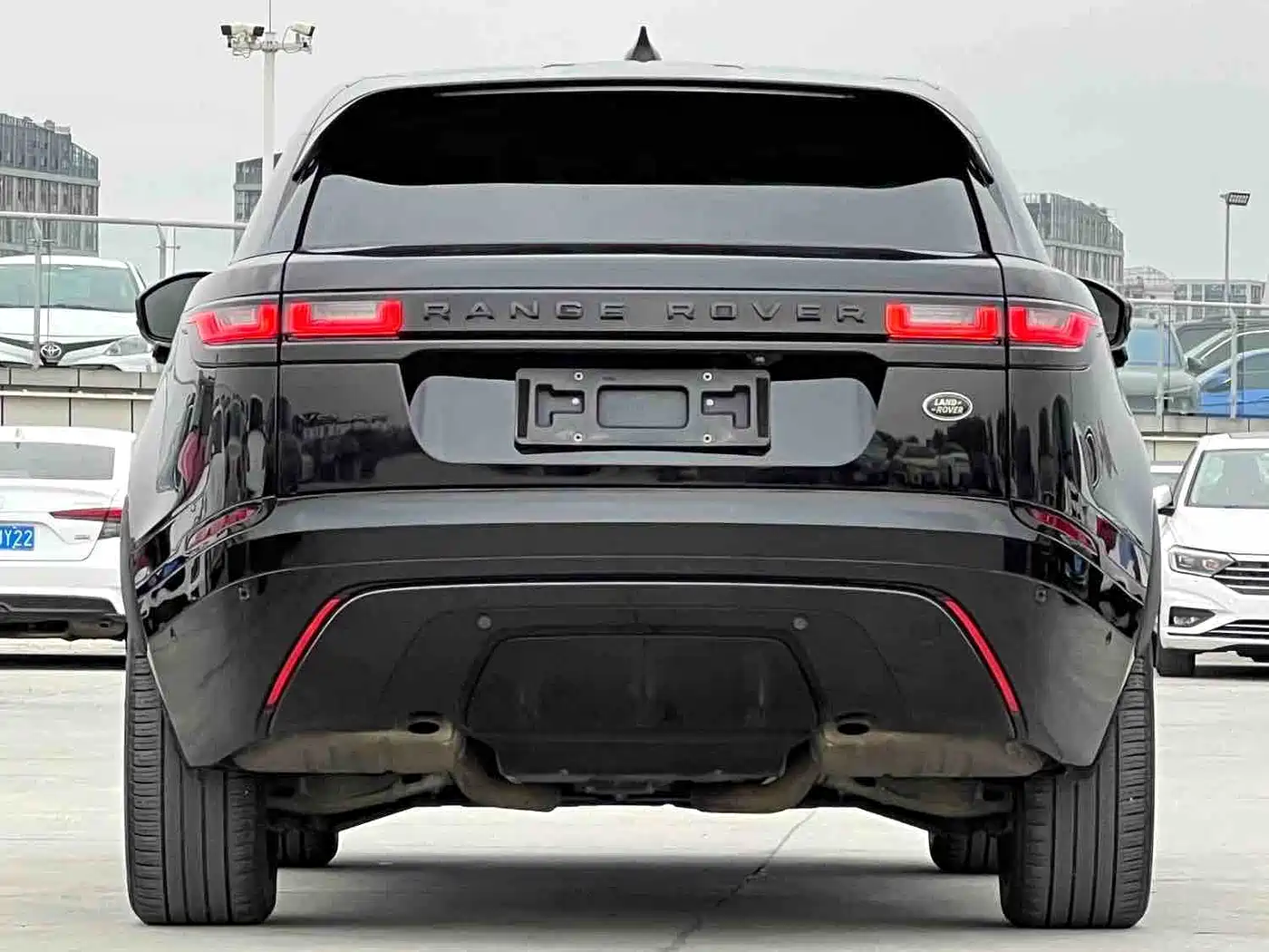 Land Rover Range Rover Velar 2023 250PS Gloss Black Collector's Edition фото 18