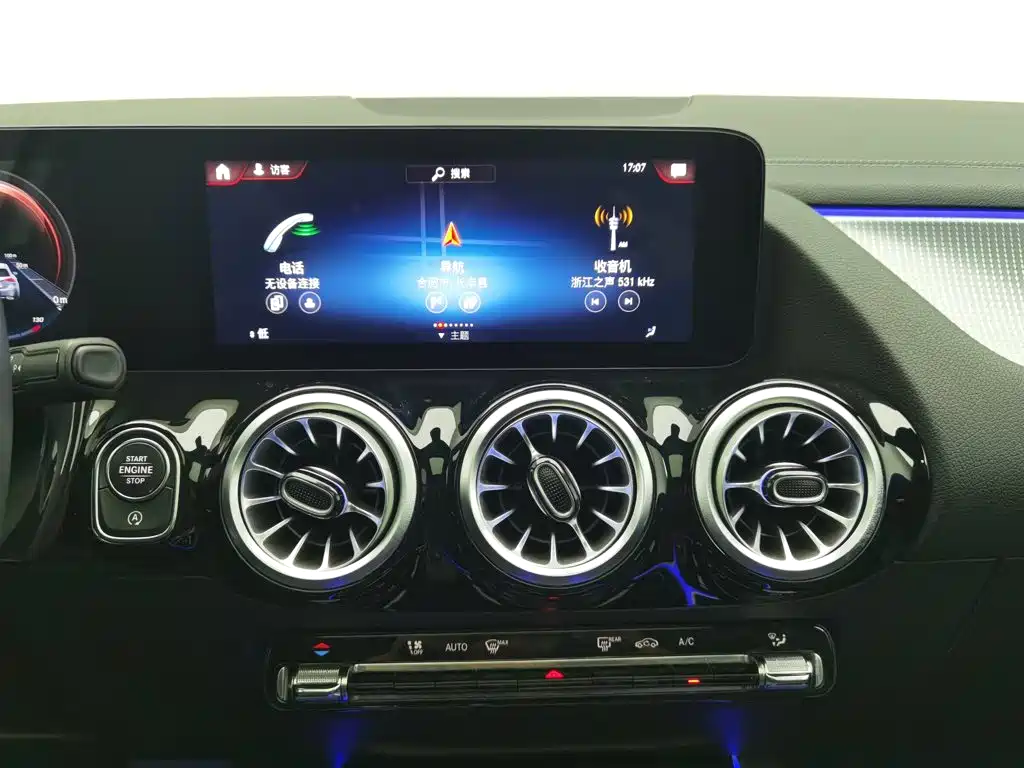 Mercedes-Benz GLA, миниатюра 12