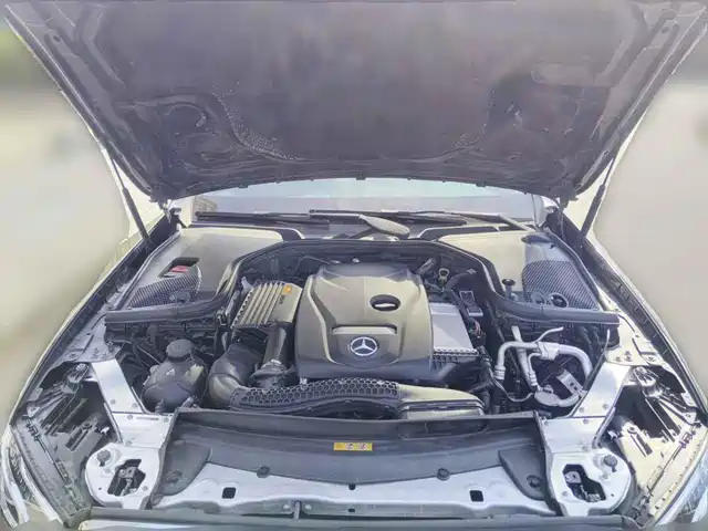 Mercedes-Benz E-Class 2019 E 200 L — фото 3
