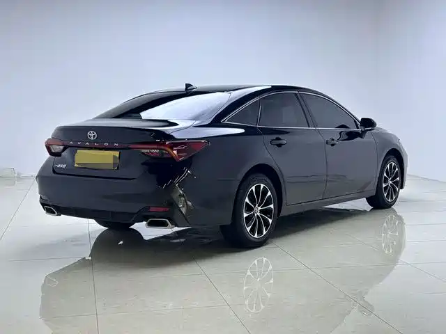 Toyota Avalon 2023 2.0L Premium Selection фото 7