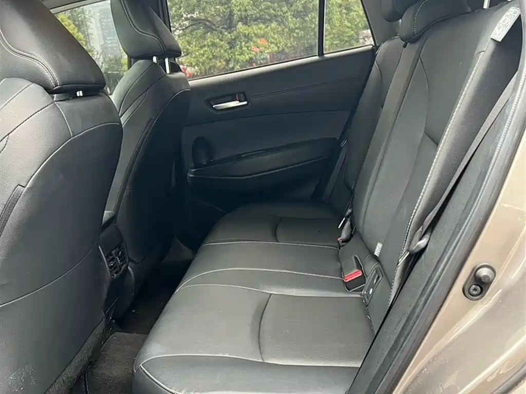 Toyota Frontlander 2022 2.0L CVT Luxury Edition фото 9