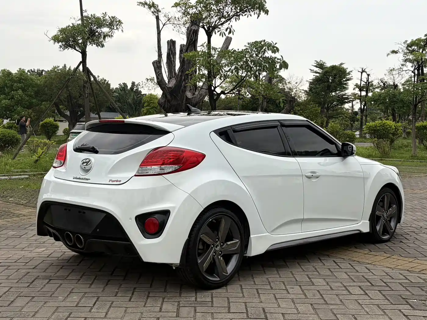 Hyundai Veloster 2012 1.6T Automatic Premium фото 5