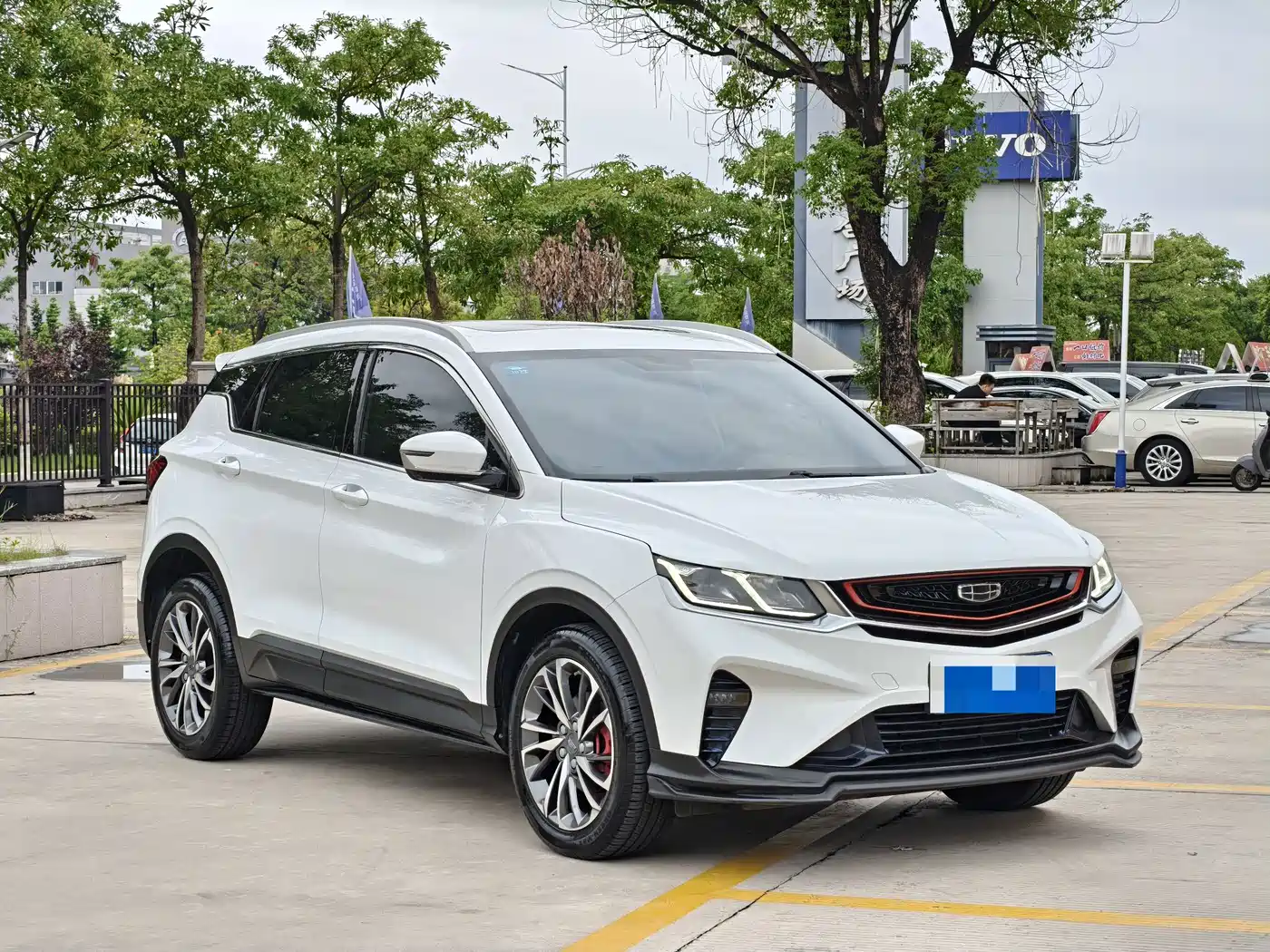 Фото 3 - Geely Binyue