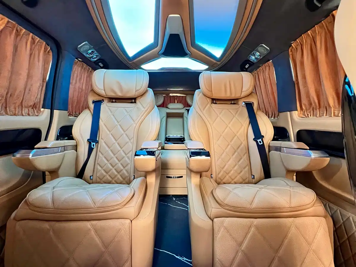 Mercedes-Benz Vito 2023 2.0T Business 7-Seater фото 15