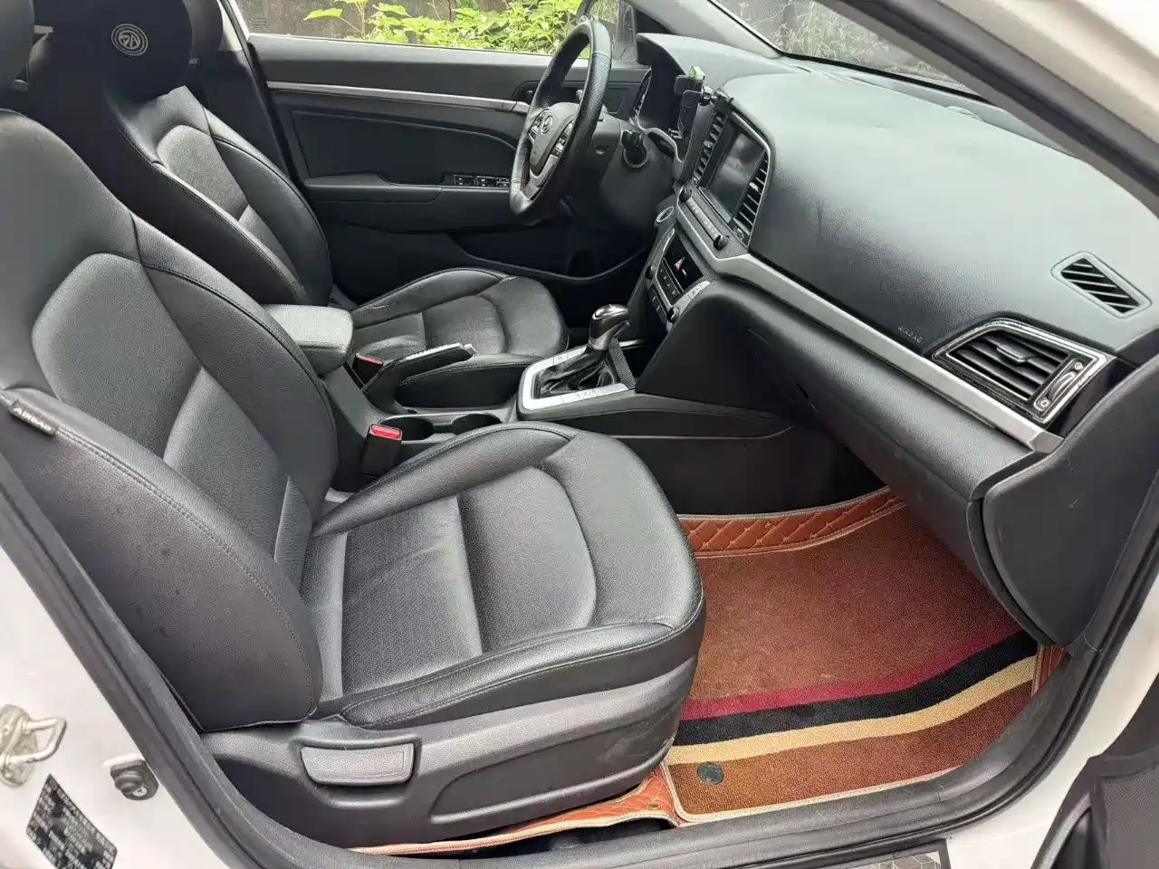 Hyundai Elantra 2016 1.6L Auto Smart·Luxury Edition фото 6