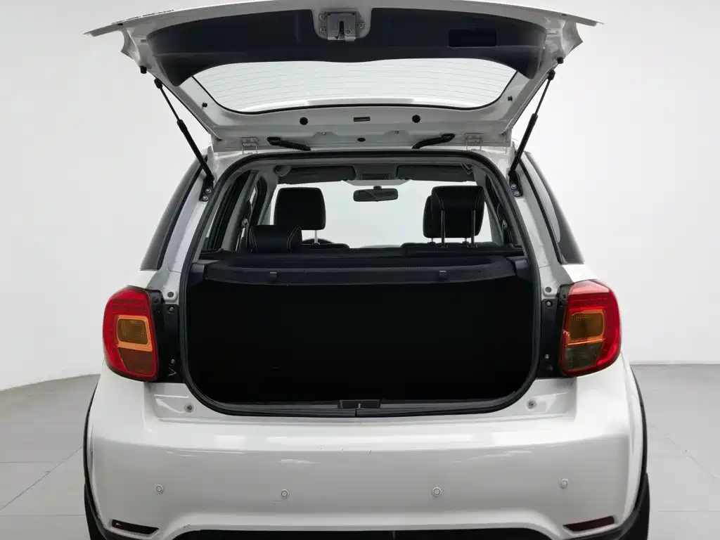 Suzuki SX4 2014 2013 1.6L Manual Cool Edition