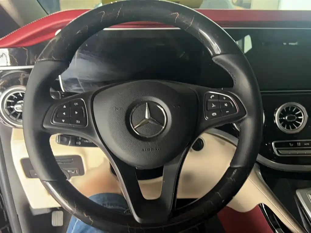 Mercedes-Benz Vito 2023 2.0T Elite 7-Seater фото 4
