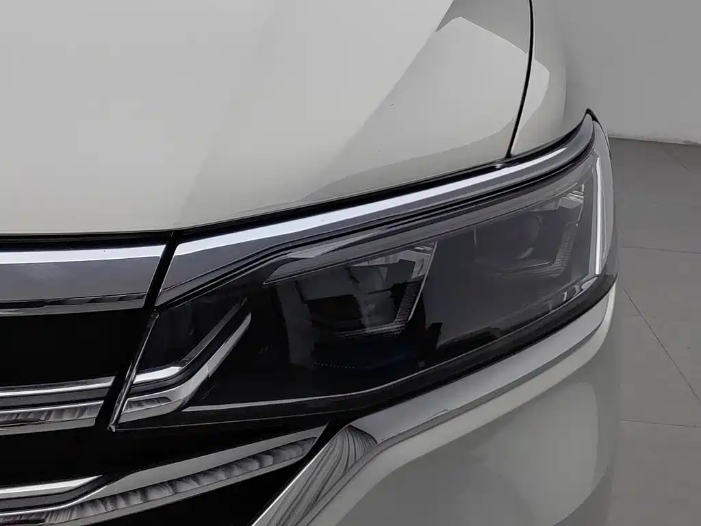 Volkswagen Viloran 2021 2020 380TSI Premium