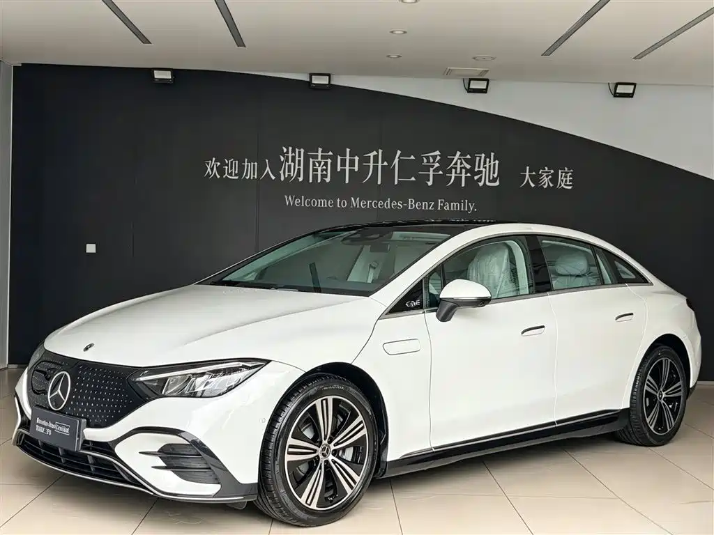 Mercedes-Benz EQE 2025 Model 500 4MATIC Luxury Edition