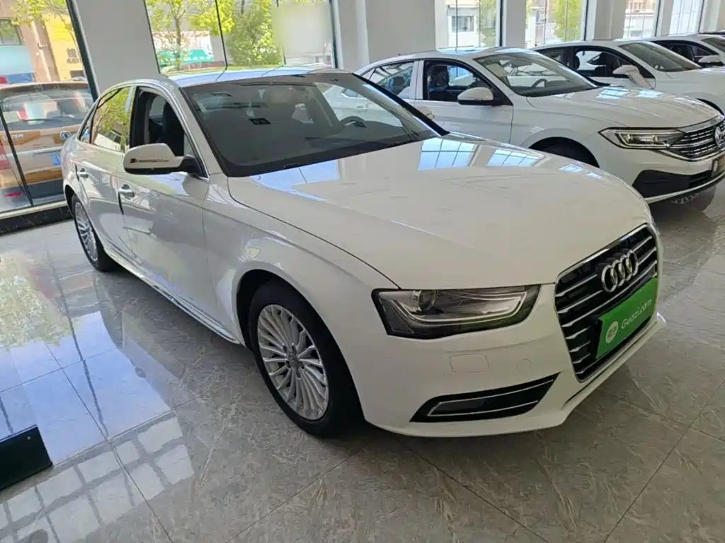 Фото 4 - Audi A4L