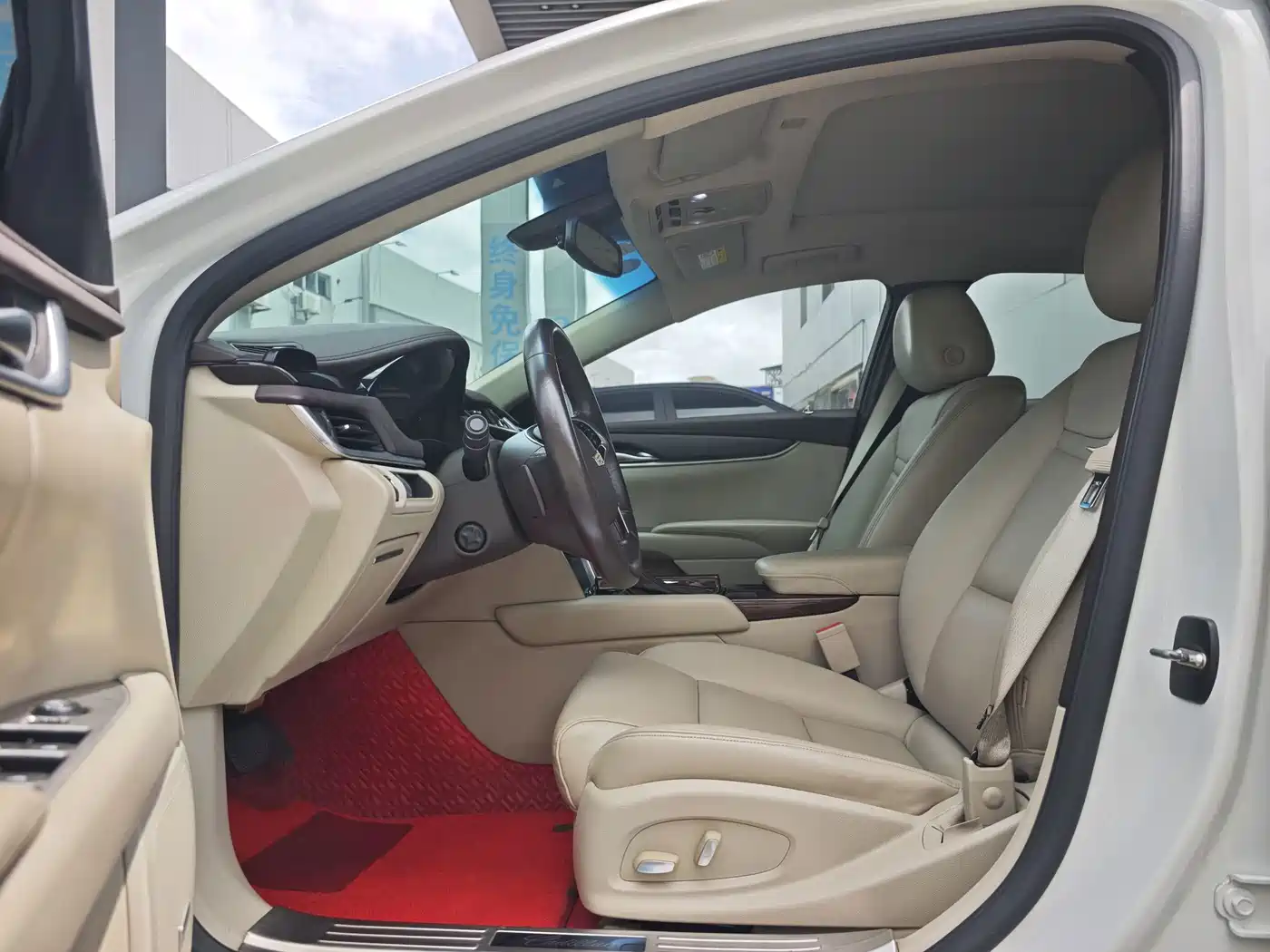 Photo 8 - Cadillac XTS