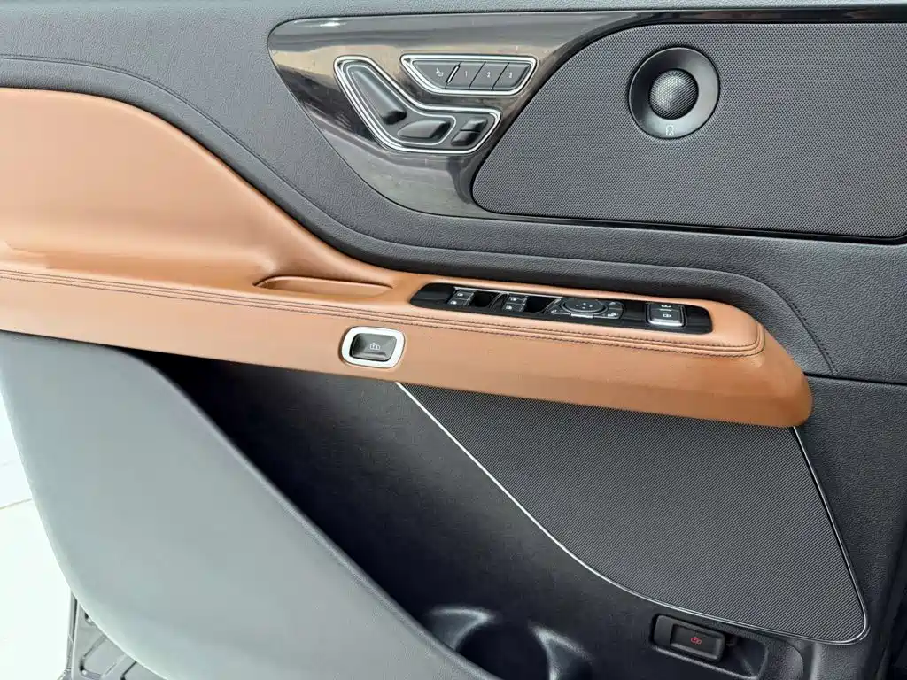 Lincoln Aviator, миниатюра 21