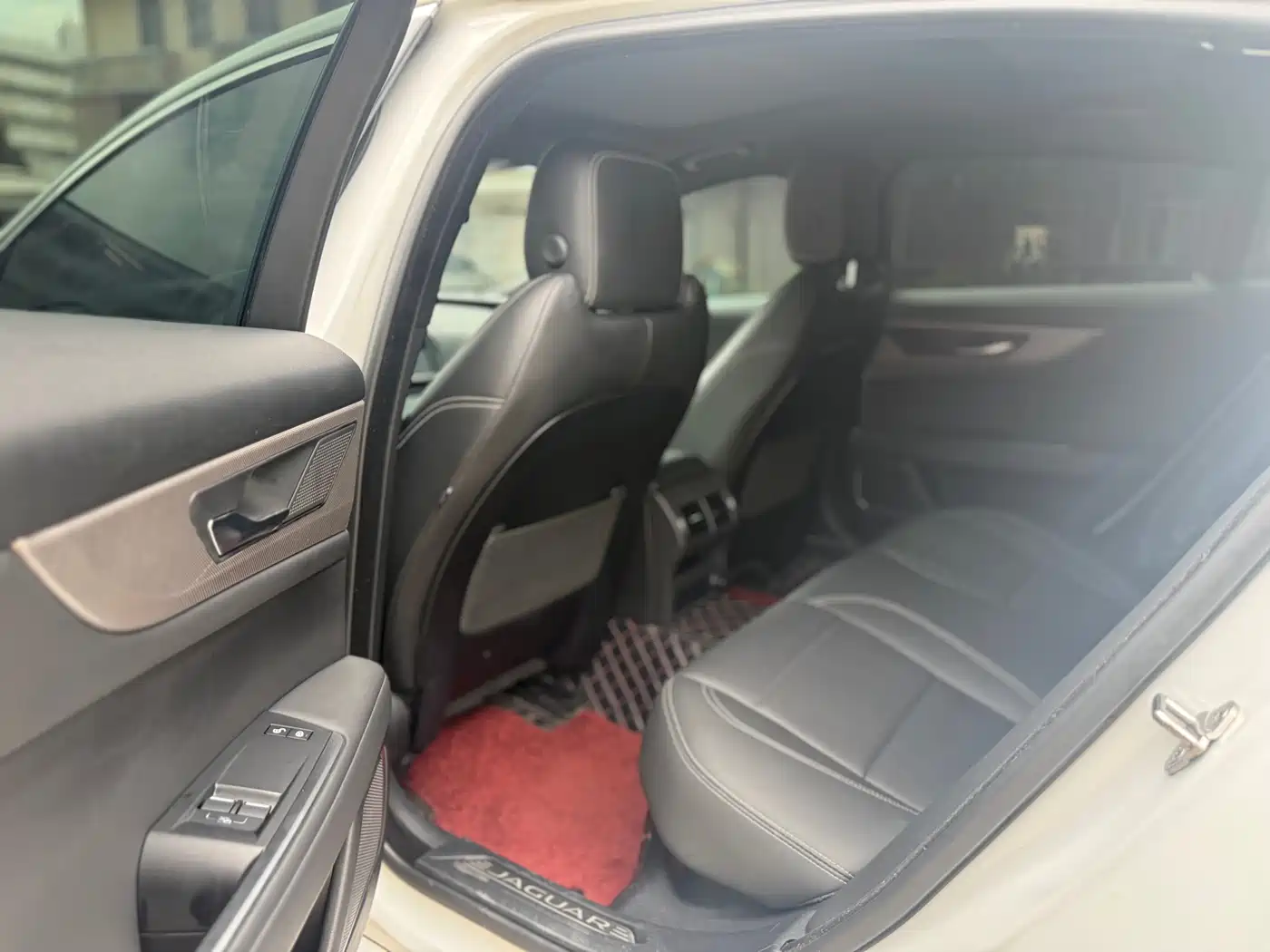 Jaguar XEL 2020 2.0T 200PS R-DYNAMIC Youth Sport Edition фото 5