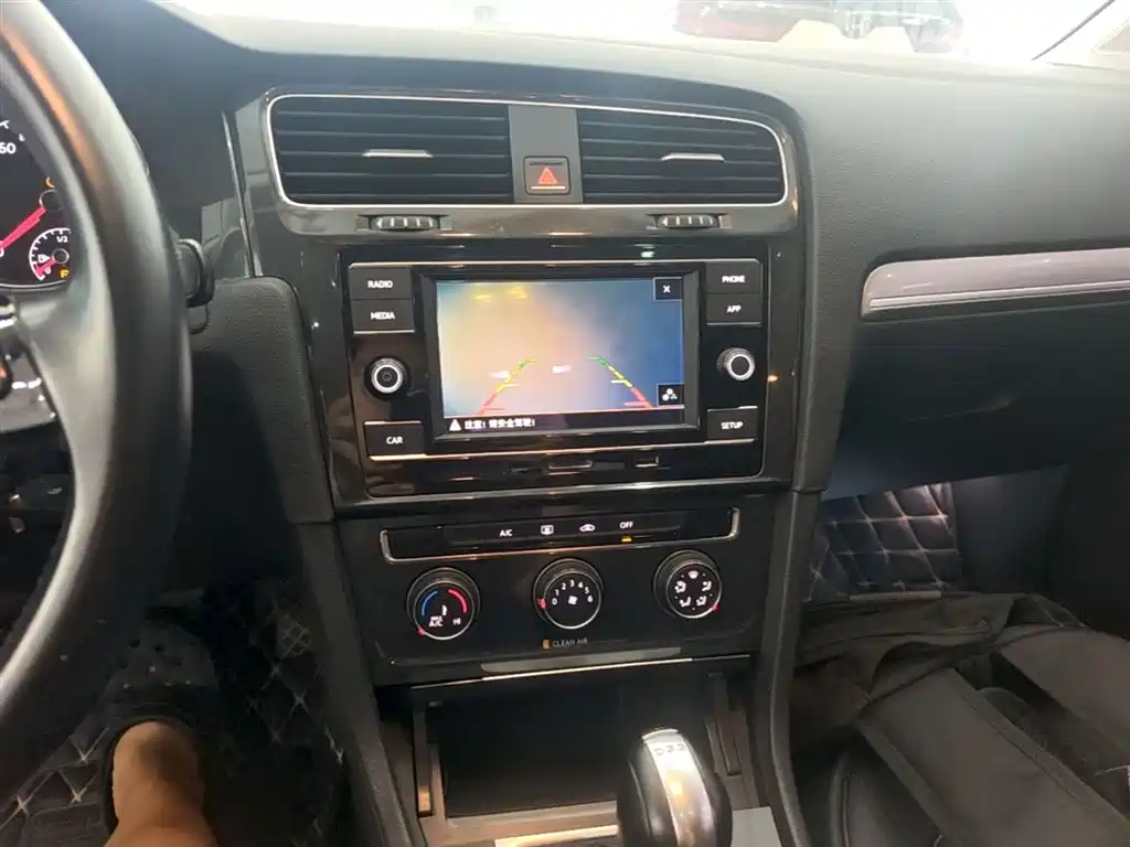 Volkswagen Golf 2018 230TSI Automatic Comfort фото 13