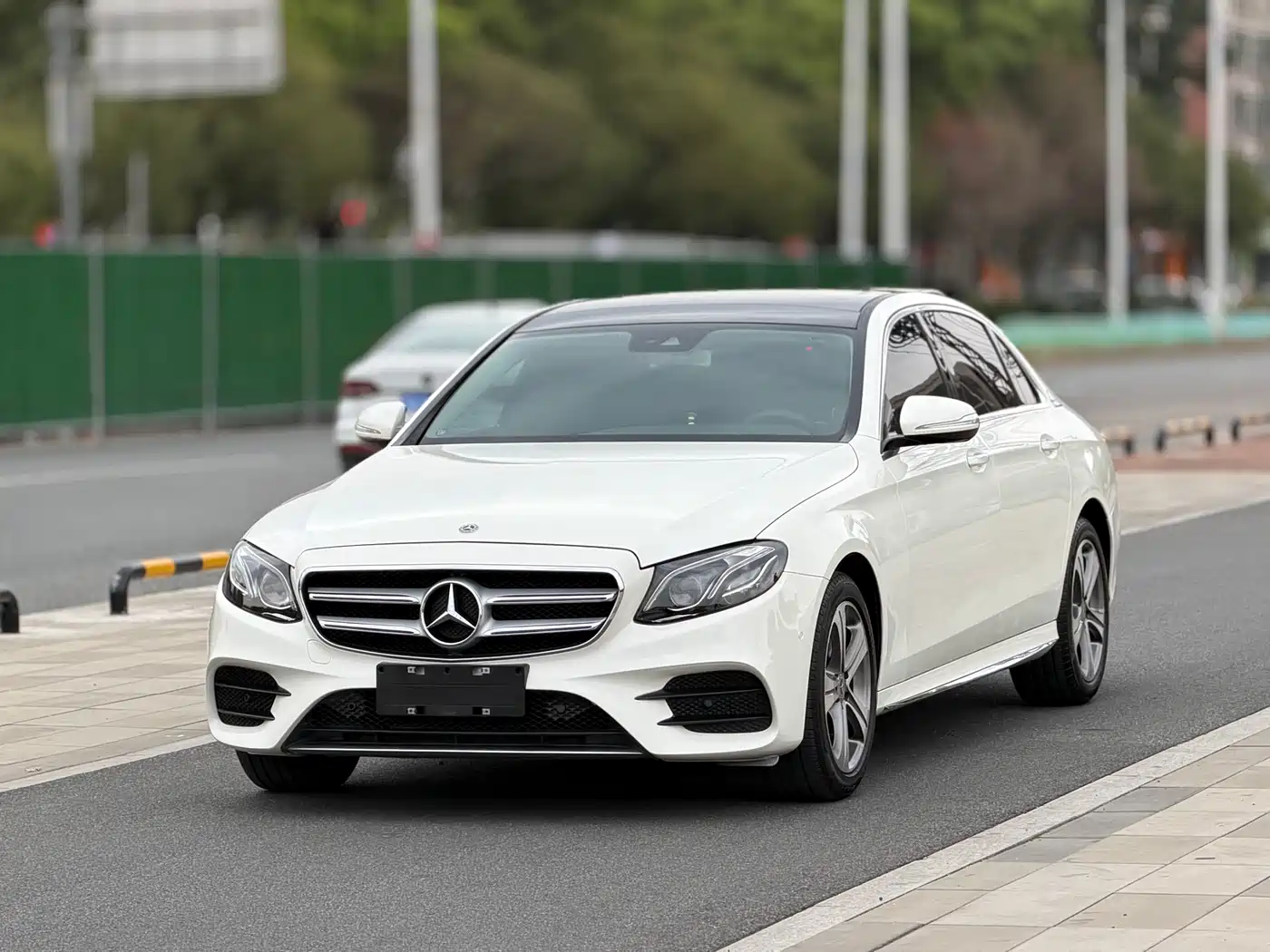 Mercedes-Benz E-Class 2018 Facelift E 200 L Sport фото 26