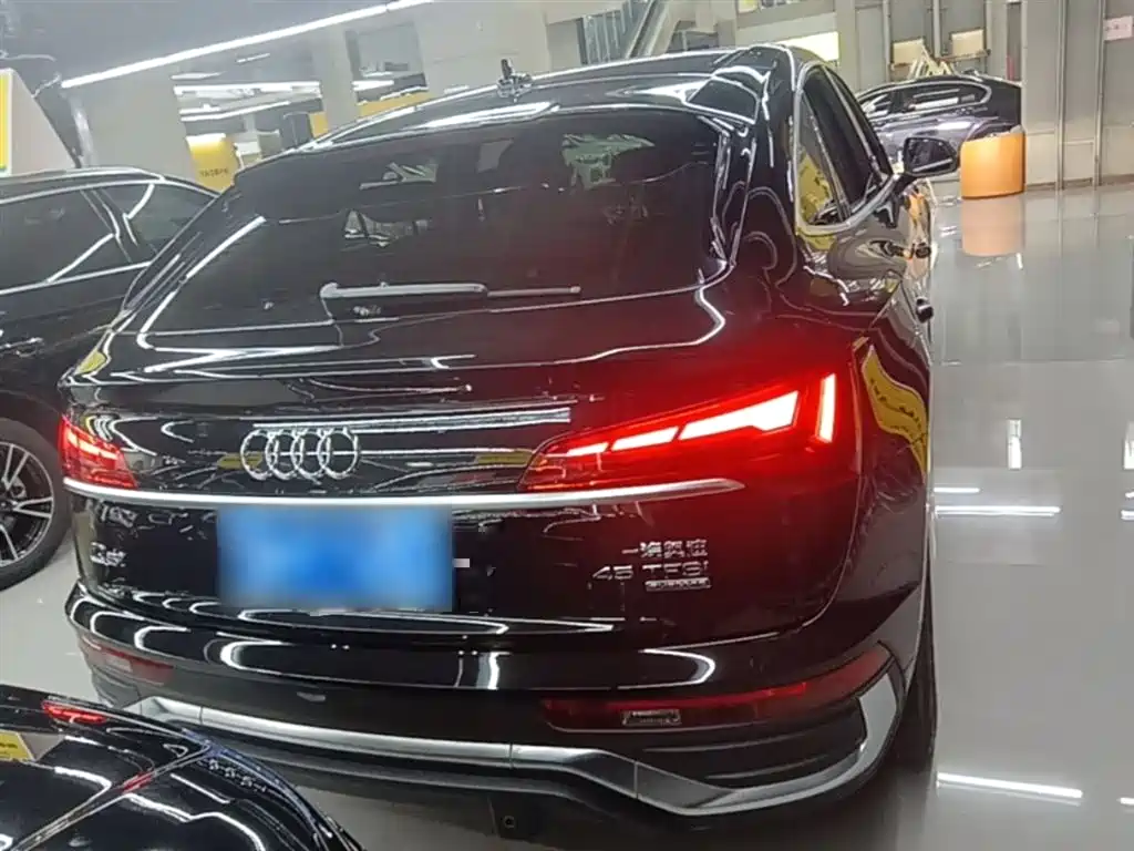 AUDI Q5L SPORTBACK
