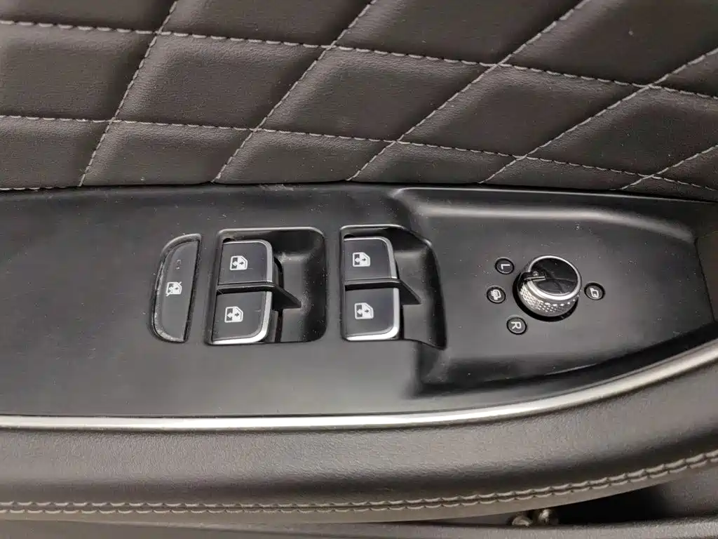 Hongqi HS5 2020 2019 2.0T Smart Connect Enjoy 4WD Edition