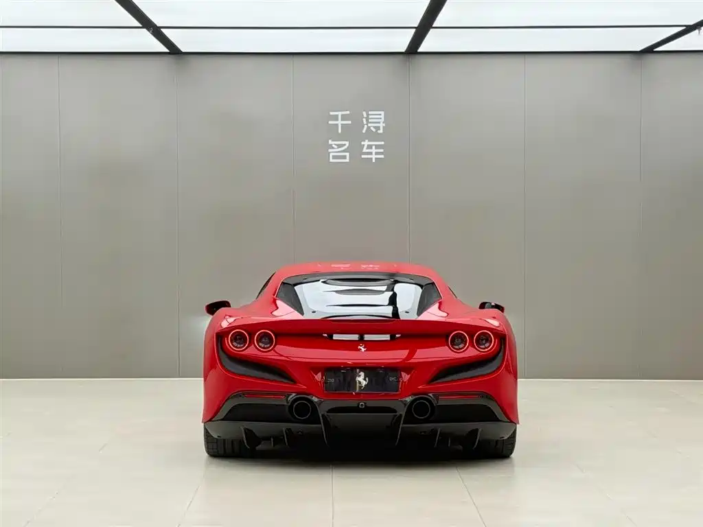 Фото 14 - Ferrari F8