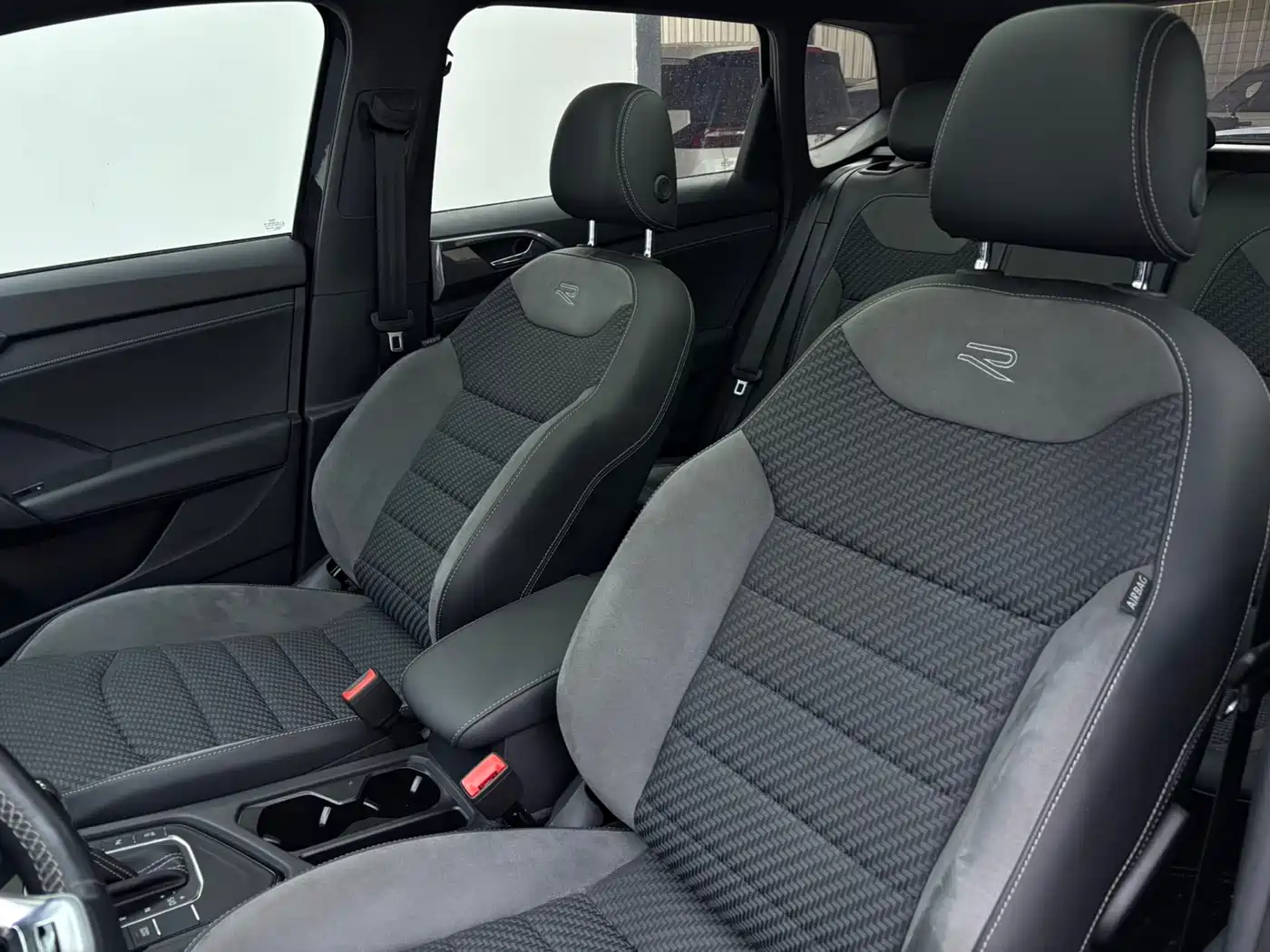 Volkswagen Tharu 2022 280TSI FWD R-Line фото 9