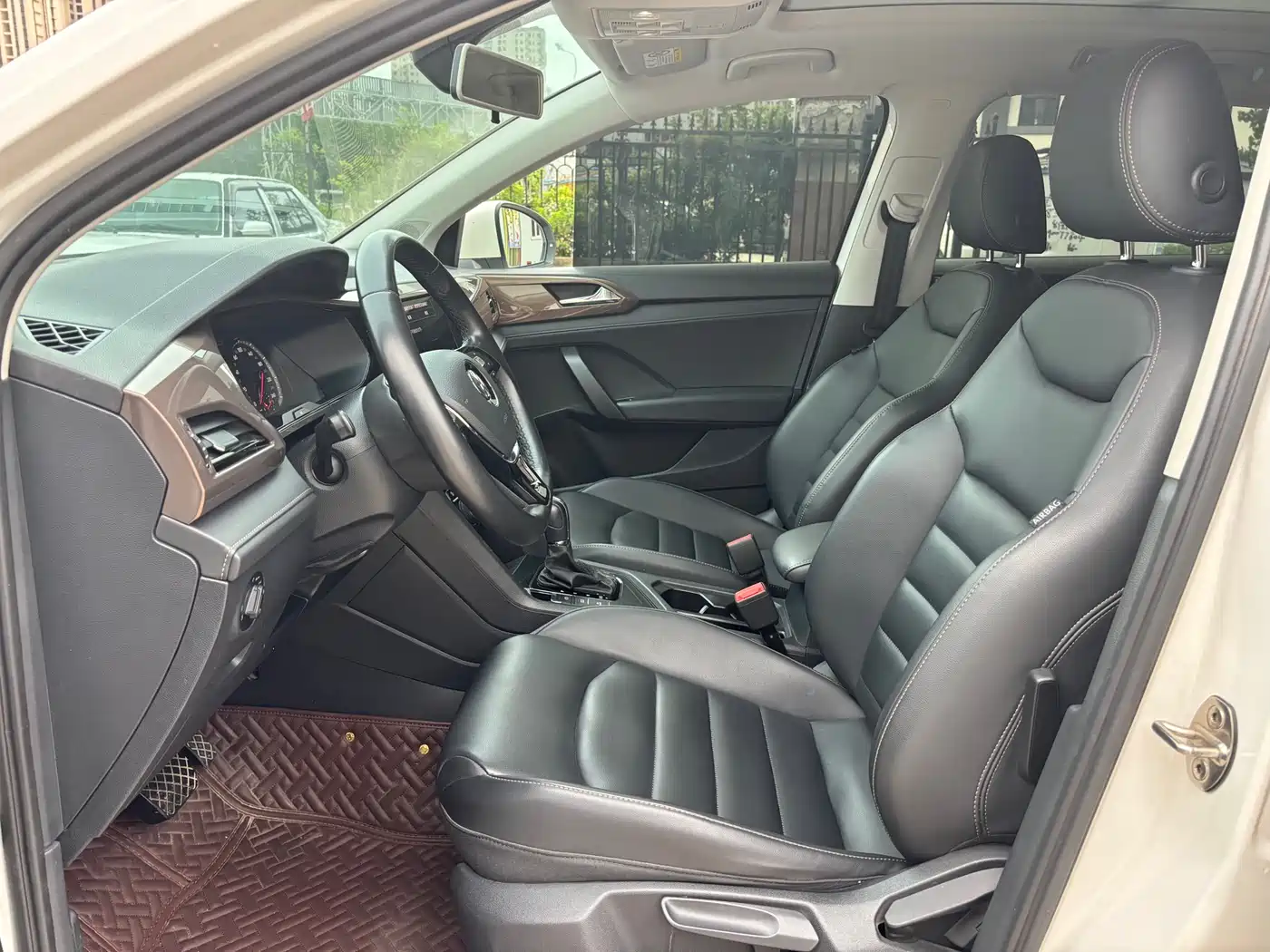 Volkswagen Tharu 2020 280TSI 2WD Luxury Edition China VI фото 8